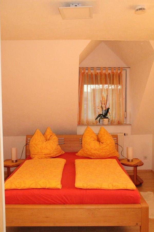 Ganze Wohnung, Two-Bedroom Apartment in Gebsattel, Taubertal