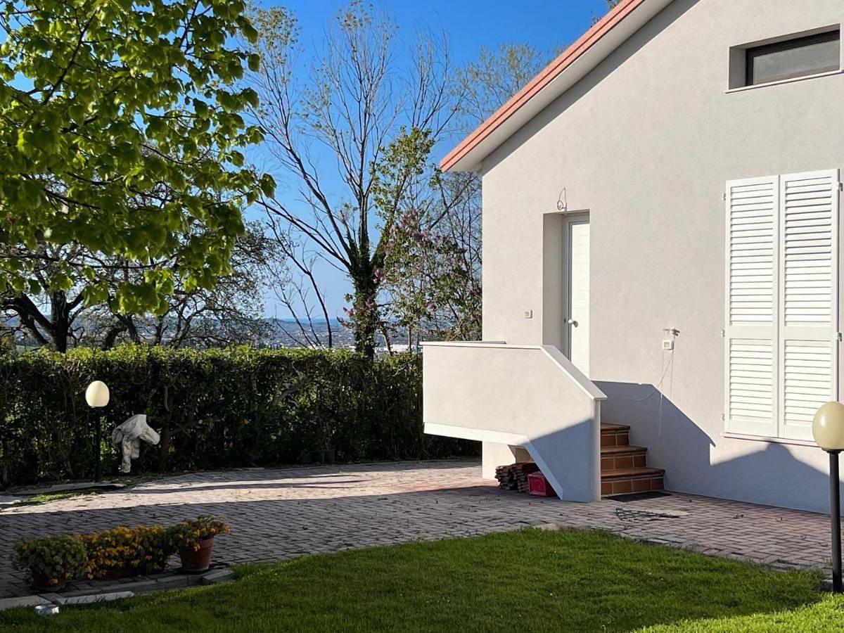 Three-Bedroom House in San Costanzo, Valle del Metauro