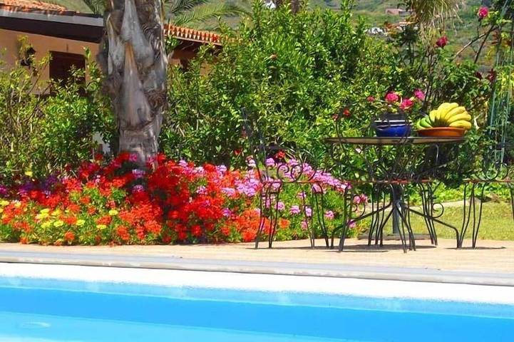Chalet para 4 personas, con balcón además de jardín y piscina en San Cristóbal de La Laguna