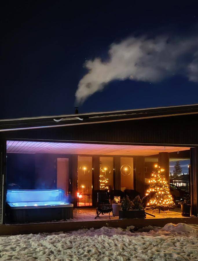 Casa de vacaciones para 6 personas, con jardín además de jacuzzi y sauna en Rovaniemi