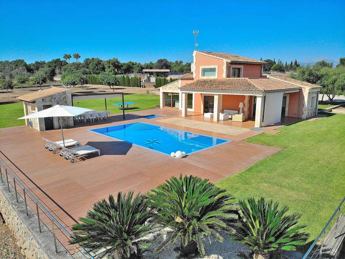 Villa für 6 Personen, mit Balkon und Whirlpool sowie Terrasse und Garten in Muro