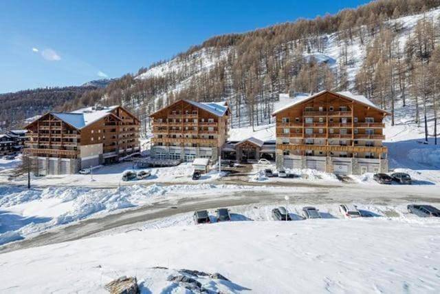 Chalet pour 5 personnes, avec vue et sauna ainsi que piscine et terrasse, animaux acceptés dans La Foux d'Allos - 2