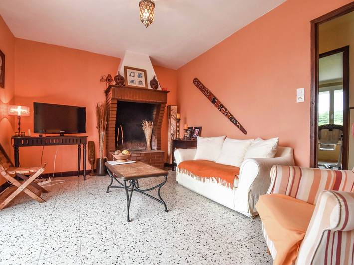 Location de vacances pour 7 personnes, avec terrasse ainsi que jardin et piscine, animaux acceptés à Talairan - 2