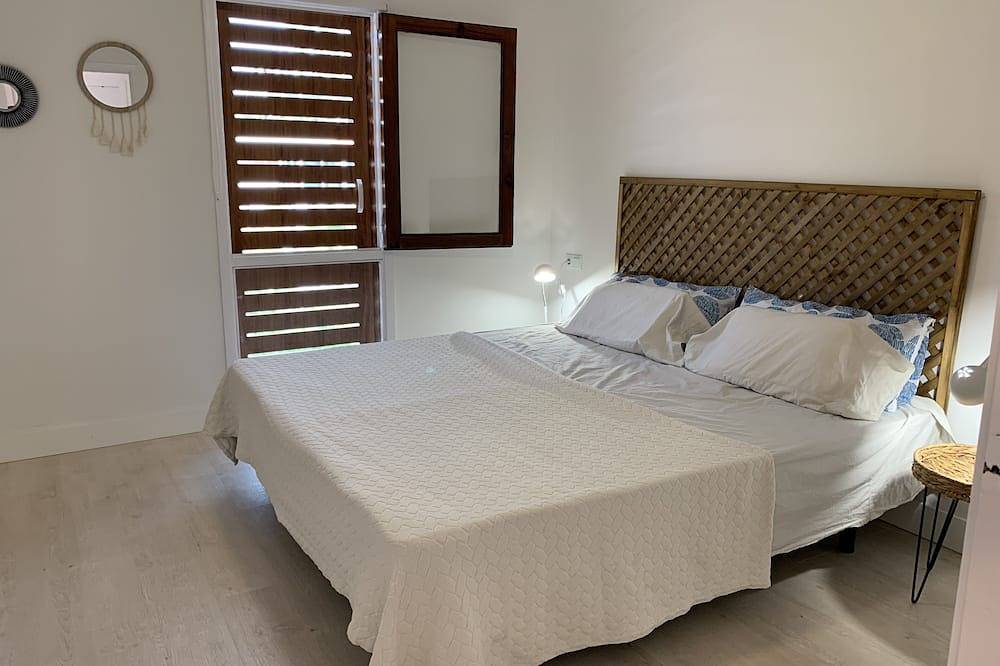 Entire apartment, Renovated beach apartment in Playa de las Américas, South Tenerife