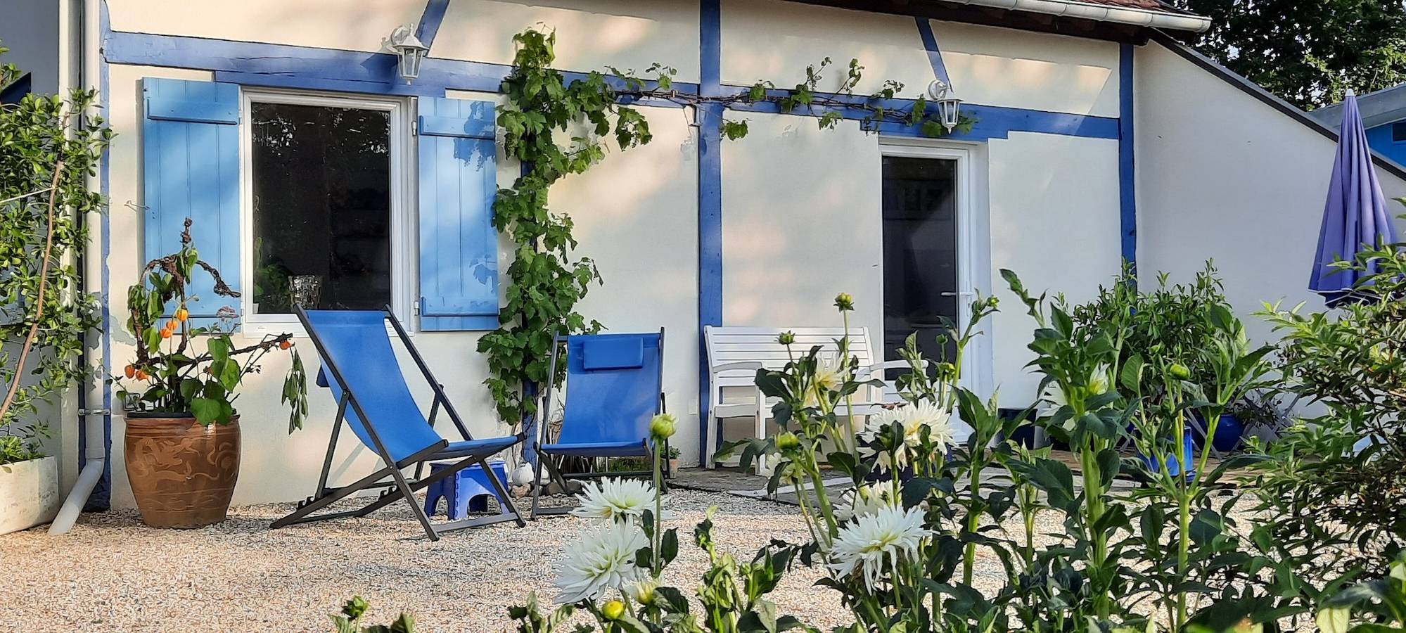 Gîte indépendant dans parc arboré avec terrasse partagée, jardin commun et Wi-Fi in Brinon-sur-Sauldre, Sologne