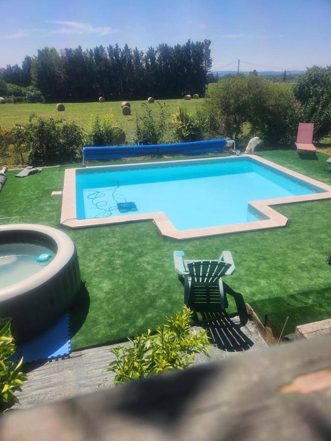 Gîte pour 2 personnes, avec Terrasse et Jardin ainsi que Piscine et Vue à Gaillac - 4