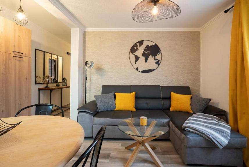 Appartement entier, One-Bedroom Apartment in Montans, Région d'Albi