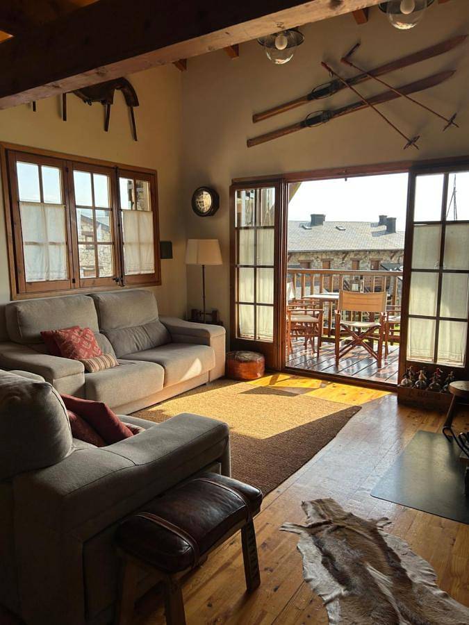 Gîte pour 8 personnes, avec vue ainsi que balcon et piscine à Sainte-Léocadie - 3