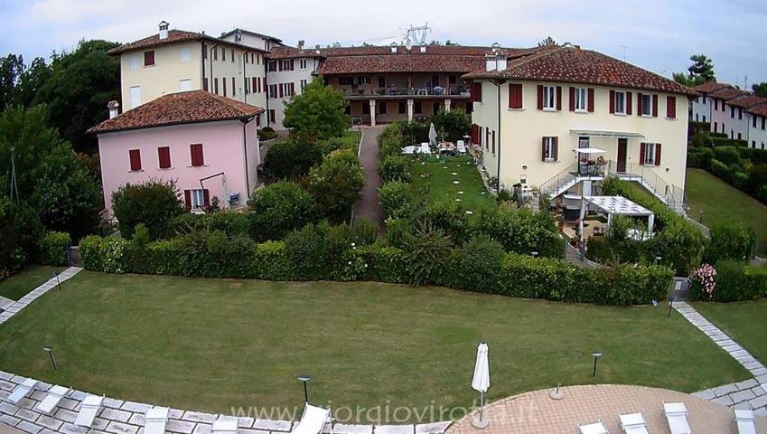 Ferienhaus für 6 Personen, mit Kinderpool und Garten sowie Ausblick und Pool, kinderfreundlich am Gardasee - 2