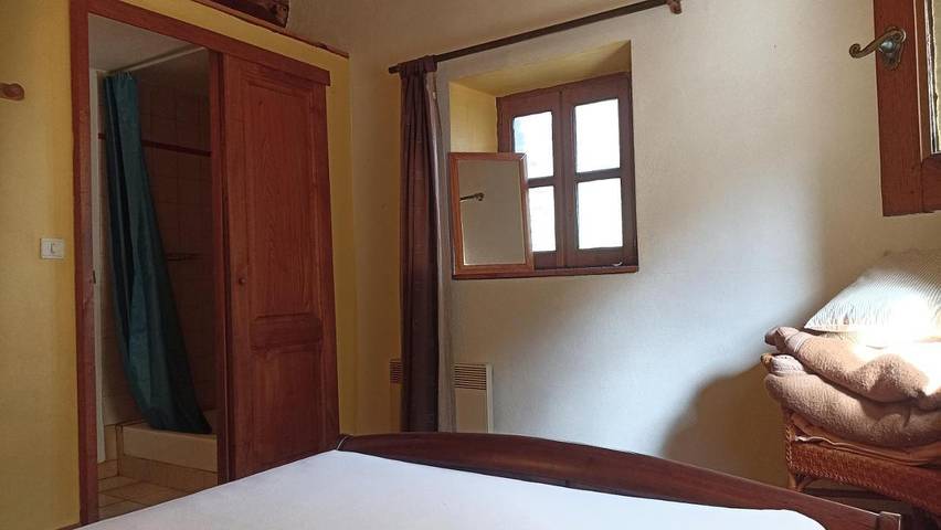 Location de vacances pour 2 personnes, avec vue et terrasse à Vialas - 3