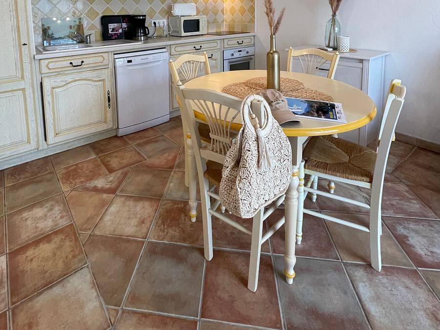 Camping International - Appartamento 4 persone - Appartamento Hestia - 2 locali 33 m² - 1 camera da letto - Aria condizionata e Tv in La Madrague, Hyeres