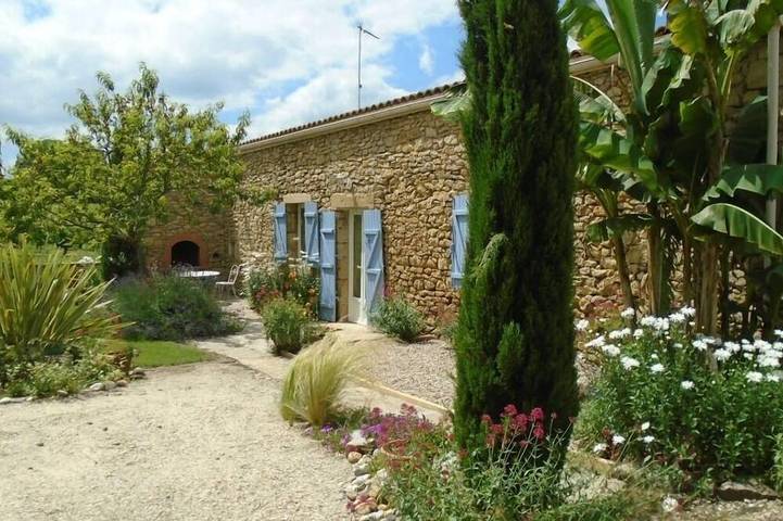 Gîte pour 4 personnes, avec jardin à Saint-Pierre-de-Mons