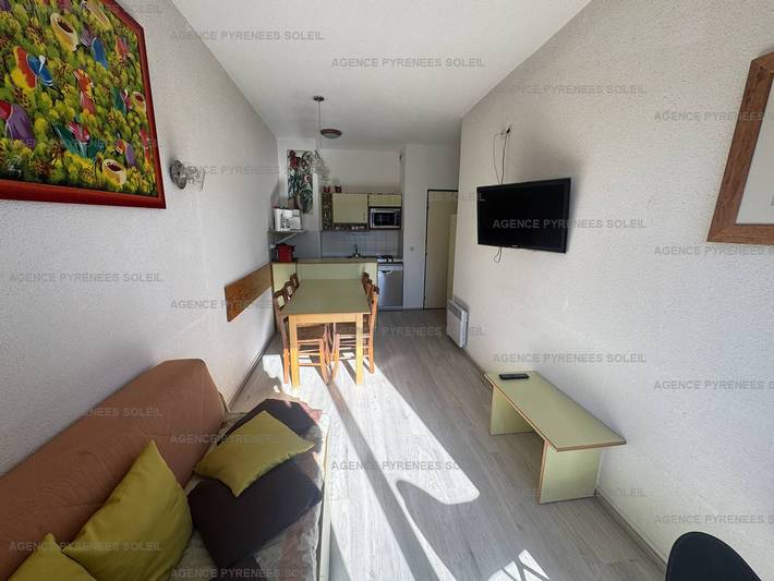 Ganze Wohnung, Gemütliche Ferienwohnung mit Balkon, 2 Schlafzimmer, direkt an Skipisten, nahe Balneotherapie in Les Angles, Parc naturel régional des Pyrénées catalanes