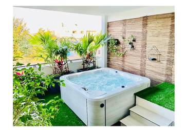 Gîte pour 4 personnes, avec jacuzzi et terrasse dans Nettlé Bay