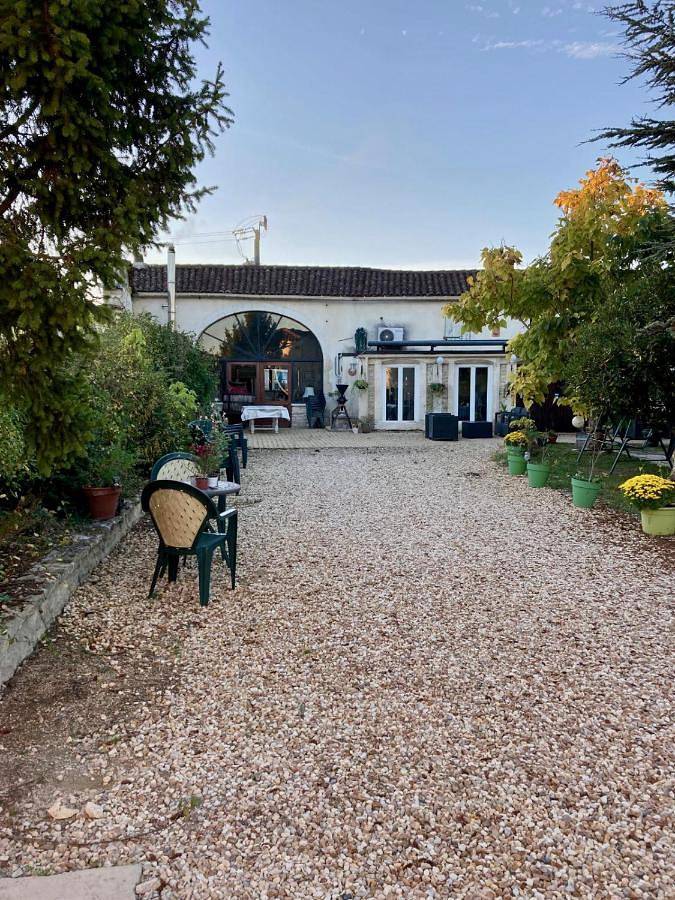 Hôtel pour 2 personnes, avec jardin et piscine à Jarnac - 3