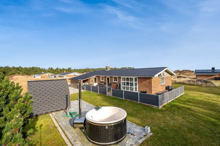 Ferienhaus für 8 Personen, mit Terrasse und Sauna in Klegod