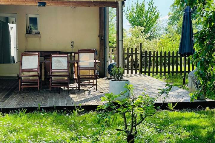 Maison de vacances pour 10 personnes, avec terrasse ainsi que piscine et jardin, animaux acceptés