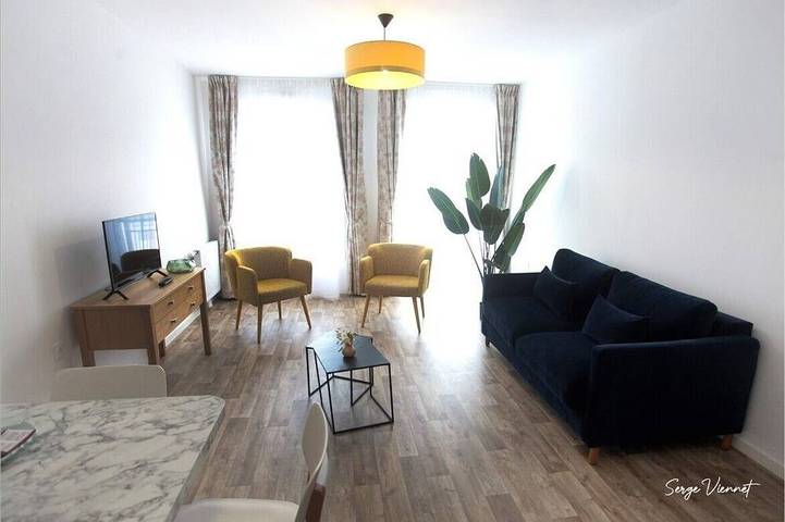 Location de vacances pour 4 personnes, avec piscine ainsi que terrasse et sauna, animaux acceptés à Serris