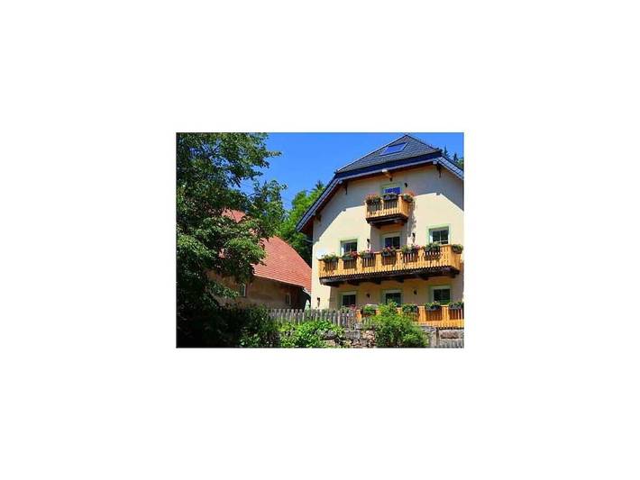 Ferienhaus für 14 Personen, mit Balkon und Terrasse sowie Garten in Löffingen