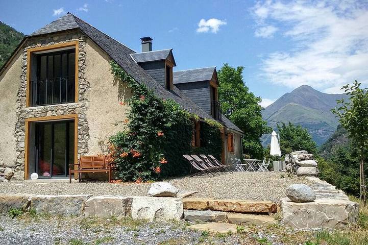 Maison de vacances pour 8 personnes, avec jacuzzi et sauna ainsi que terrasse et jardin à Luz-Saint-Sauveur