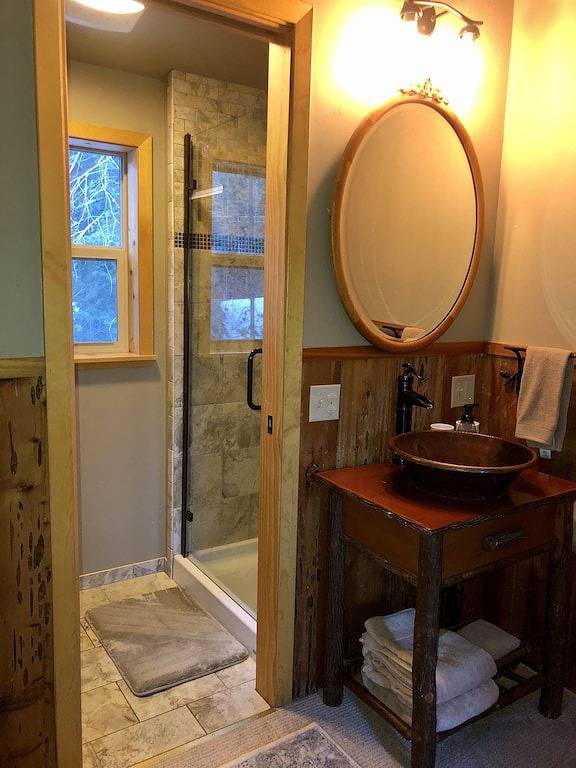 Donner Creekside Cabin in Truckee, Donner Lake