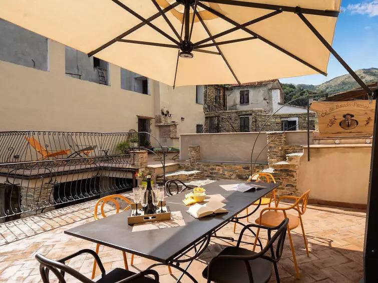 Haus 16 Personen in Prelà, Riviera di Ponente