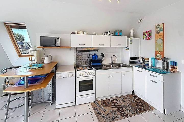 Ganze Wohnung, Charmante Wohnung mit Pool und WLAN, 2 Zimmer, Balkon und privatem Parkplatz in Strandnähe in Merville-Franceville-Plage, Caen und Umgebung
