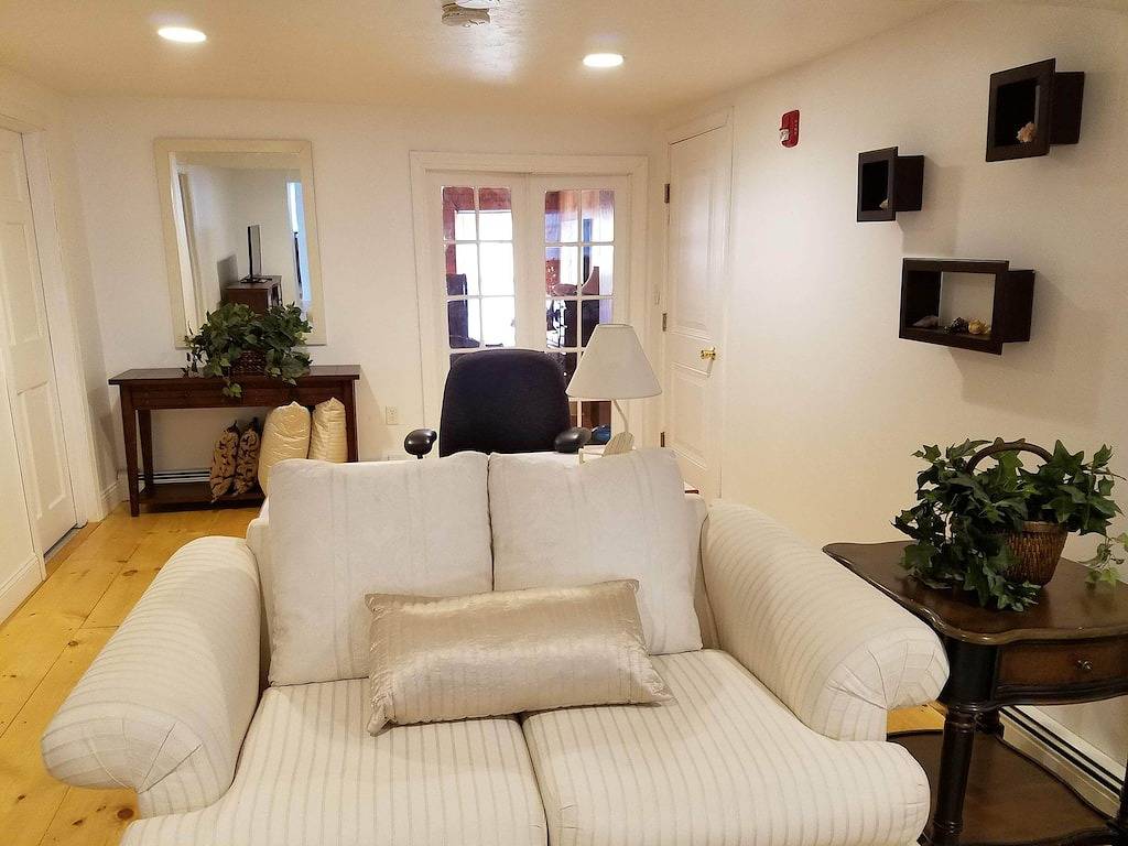 Ganze Wohnung, Geräumig und hell, sehr nah am Strand! in Wareham, Massachusetts