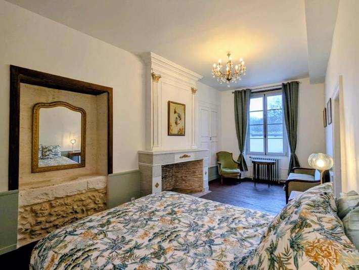 Location de vacances pour 2 personnes, avec jardin et terrasse à Bourdeilles