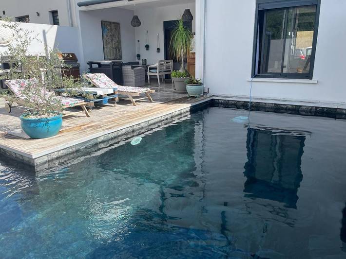 Location de vacances pour 6 personnes, avec piscine ainsi que balcon et jacuzzi dans Sainte-Clotilde - 4