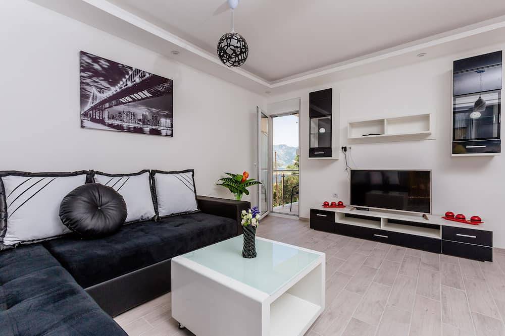 Traumferienwohnungen - Schwarze Wohnung in Tivat, Boka Kotorska
