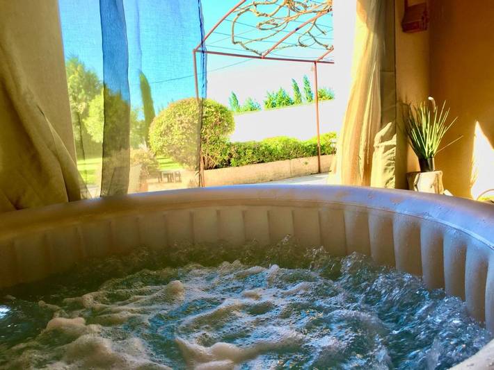 Chalet para 12 personas, con jacuzzi además de jardín y piscina, Se admiten mascotas - 1