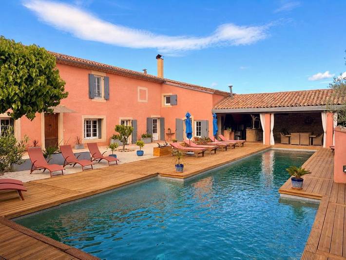 Chambre d’hôte pour 4 personnes, avec Terrasse et Jardin ainsi que Piscine et Vue