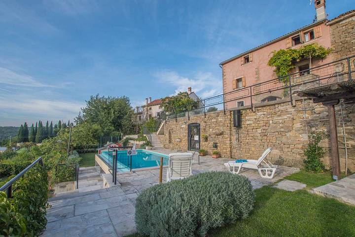 Villa für 12 Personen, mit Balkon und Pool sowie Garten - 1