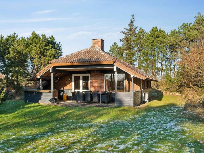 Ferieudlejning for 6 personer, med terrasse, børnevenlig i Fårevejle