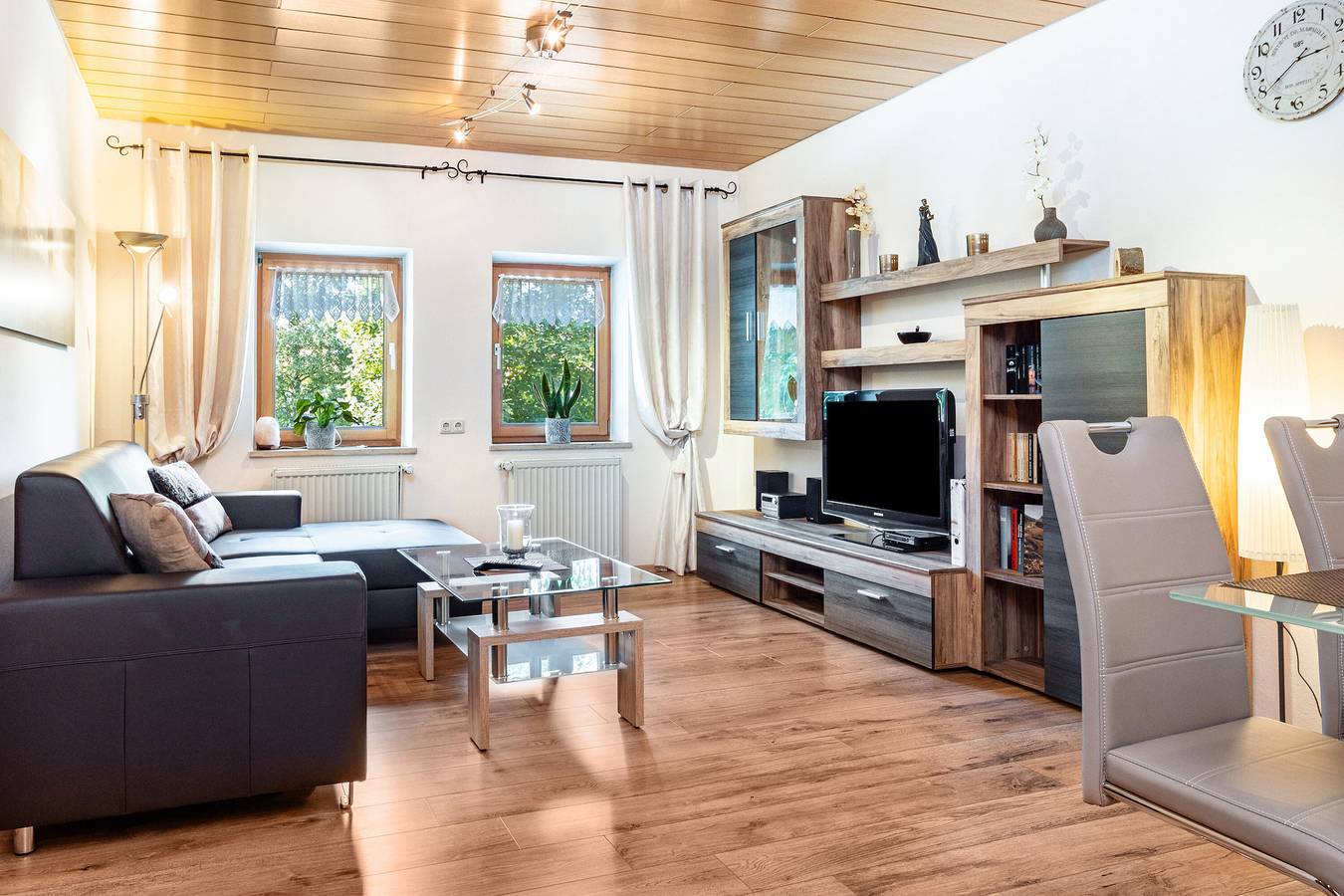 Ganze Wohnung, Ferienwohnung 'Echerschwang2' mit Gemeinschaftsgarten, Balkon und Wi-Fi in Bernbeuren, Romantische Straße