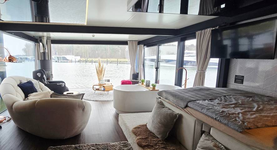 Hausboot für 2 Personen, mit Sauna auf Rügen