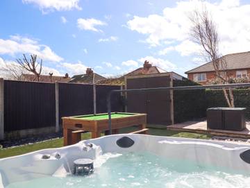 Holiday Rental for 6 People in Thornton-Cleveleys, Lancashire, Photo 1