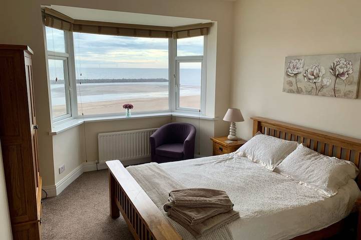 'Bay View' Absolute Seafront 3 Bedroom House with Breath-taking Sea Views. in Newbiggin-by-the-Sea, Northumberland