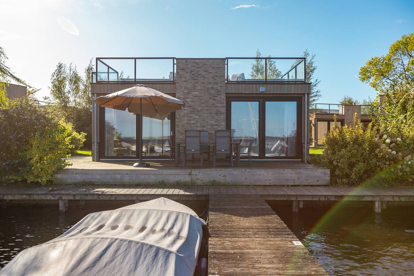 Vakantiepark De Wiedense Meren — Villa Waterrijk | 4 Personen in Nationalpark Weerribben-Wieden