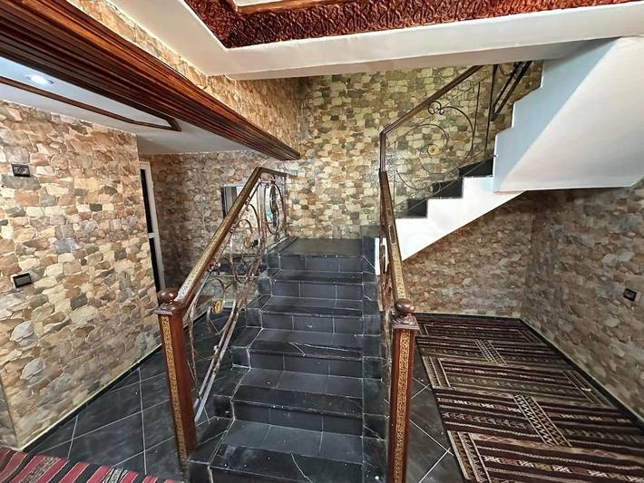 Gîte pour 12 personnes, avec terrasse et piscine, animaux acceptés dans Imouzzer du Kandar - 4