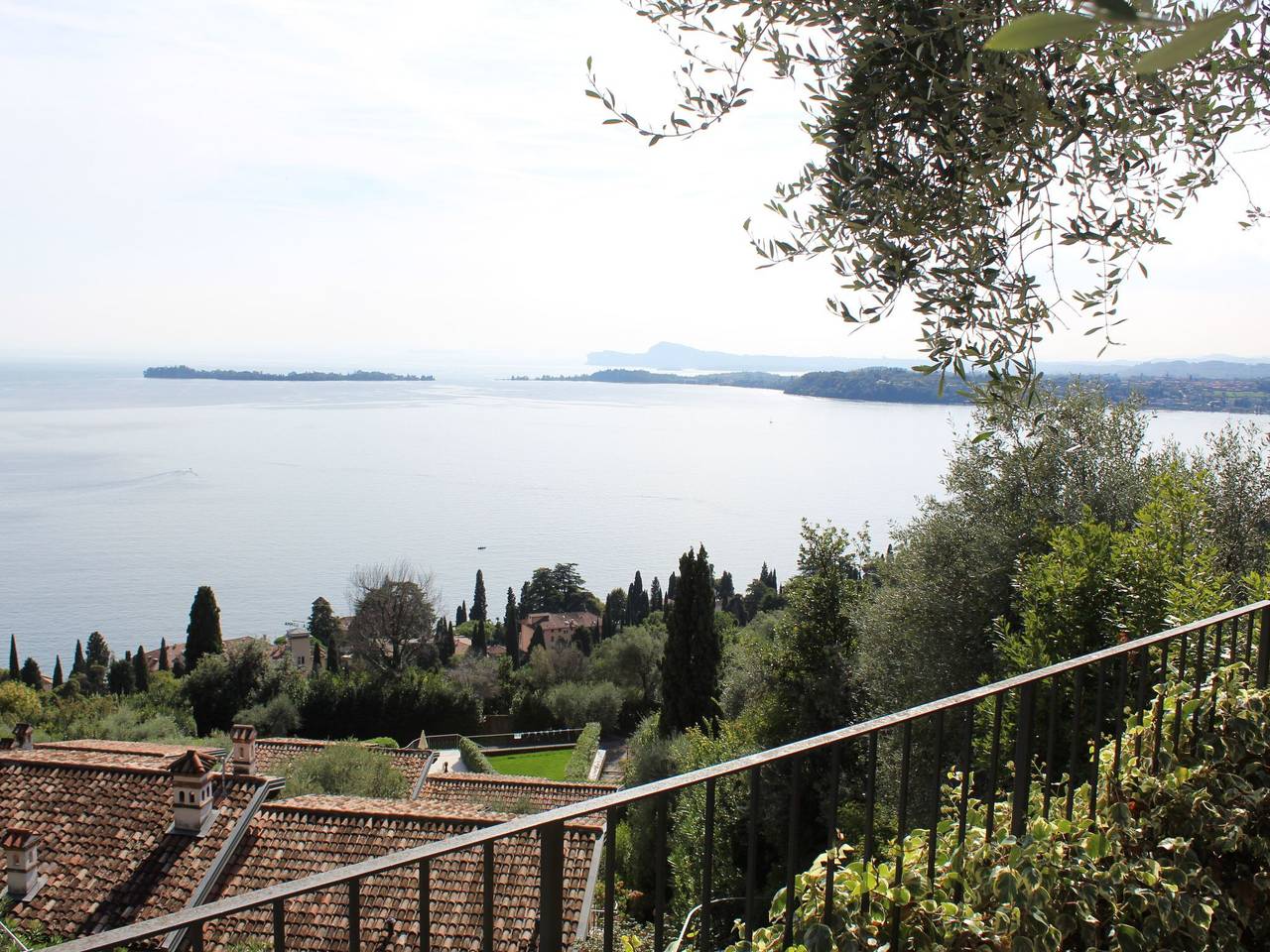 Ferienvilla 'Belvedere' in Gardone Riviera, Montagnes autour du lac de Garde