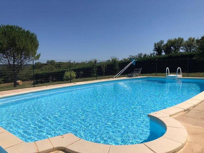 Location de vacances pour 9 personnes, avec Terrasse ainsi que Jardin et Piscine à Nadaillac