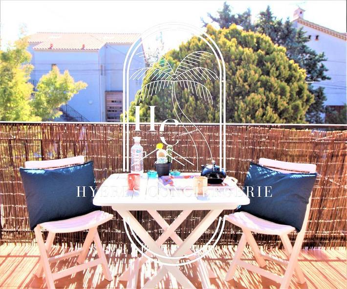Appartement de vacances entier, Hyères - plage Studio plages L'Ayguade Pk/Wifi/Clim in l'Ayguade, Hyeres