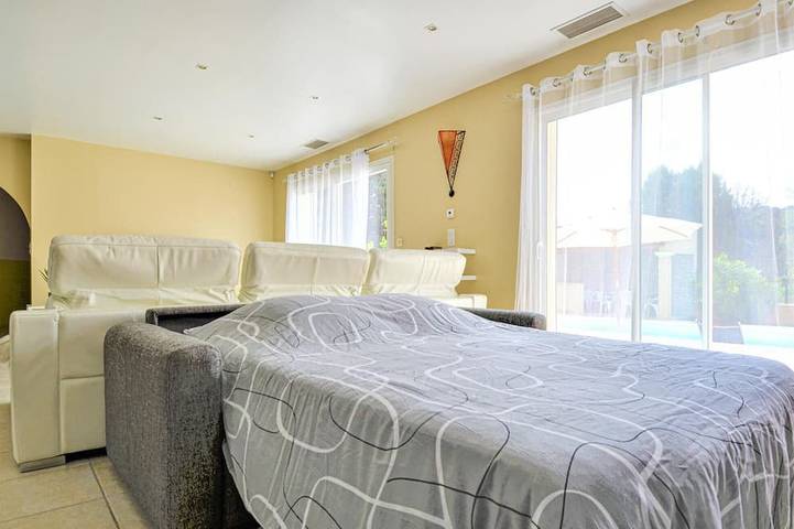 Location de vacances pour 10 personnes, avec terrasse à Mornas - 2