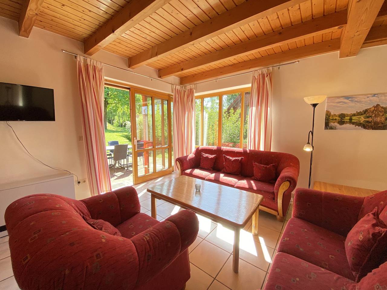 Haus 28 Natur Ferienpark - Hundefreundlicher Rückzugsort für Erholung und Abenteuer im Grünen in Nieheim, Kreis Höxter