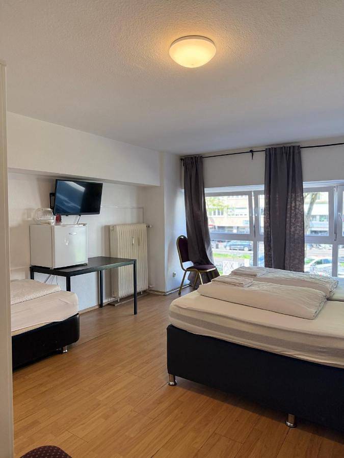 Hotel Garni Emir in Keulen, Rijnland