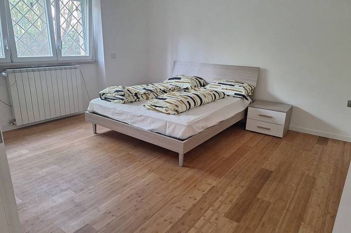 Villa incantevole con piscina idromassaggio e grandi giardini a 5 km da Roma in Sacrofano, Provincia di Roma
