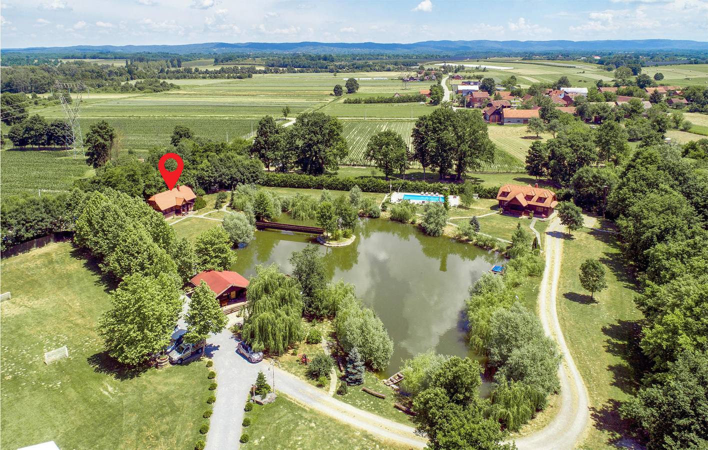 Charmante 2-Zimmer-Wohnung mit Pool, Terrasse und WLAN in der Nähe des Flusses Česma in Sisak-Moslavina