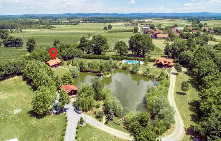 Ferienhaus für 6 Personen, mit Ausblick und Pool sowie Terrasse